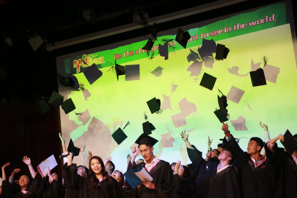 2016届AP班“世界因你而变”毕业典礼