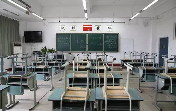 干净清爽的教室