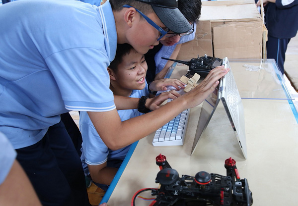 成都国际高中&mdash;&mdash;成外AP课程中心航拍社